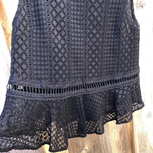 Black lace ruffle blouse - Picture 6 of 9